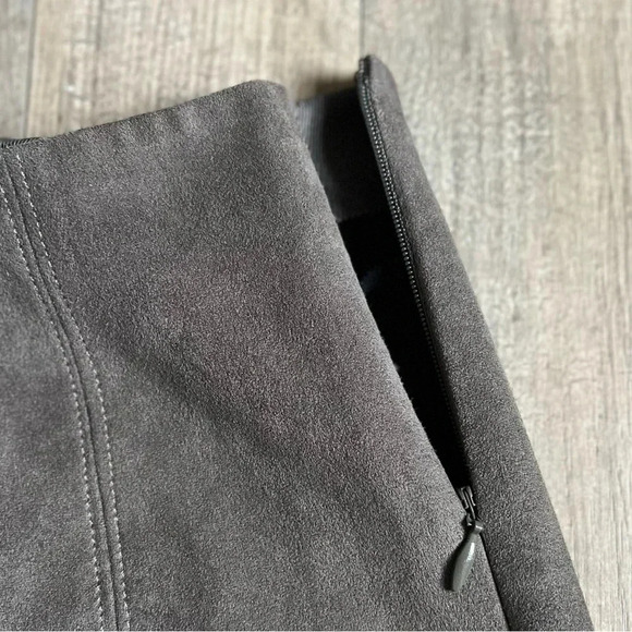 ARITZIA Babaton Taupe Brown Suede Mini Skirt Size 4 (Small) - Picture 5 of 5